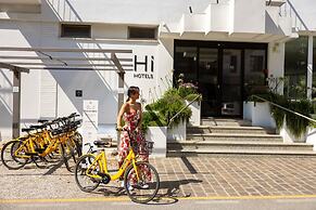 Hi Hotels Sirmione - Lakeview Pool