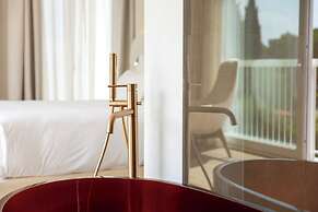 Hi Hotels Sirmione - Lakeview Pool