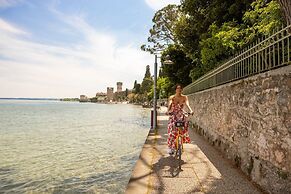 Hi Hotels Sirmione - Lakeview Pool