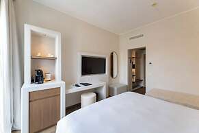 Hi Hotels Sirmione - Lakeview Pool