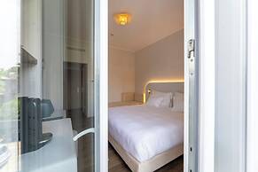 Hi Hotels Sirmione - Lakeview Pool