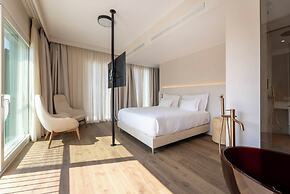 Hi Hotels Sirmione - Lakeview Pool