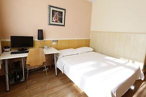 Sicily Hotel - Beijing Railway Station Temple of Heaven Dongmen Subway