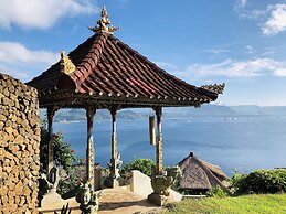 Bloo Lagoon Eco Village