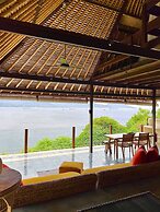 Bloo Lagoon Eco Village