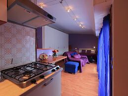 Residence House Aramis Down Town