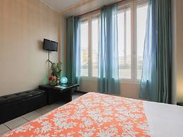 Residence House Aramis Down Town