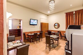 Everest Inn Rome