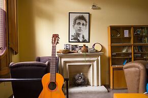 Sabatico Travelers Hostel & Guesthouse