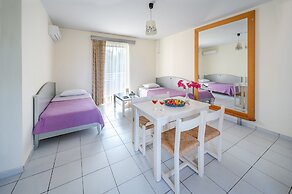 Jonathan Studio Apartments