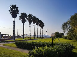 Jonathan Studio Apartments