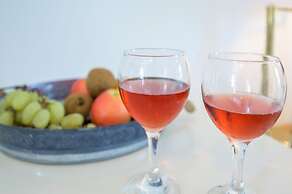 Jonathan Studio Apartments