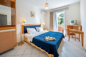 Jonathan Studio Apartments