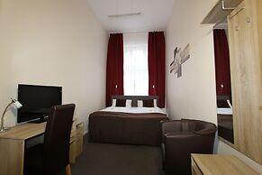 Hotel Pension Elegia am Kurfürstendamm