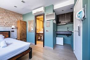 Ainb Born-damas Apartments