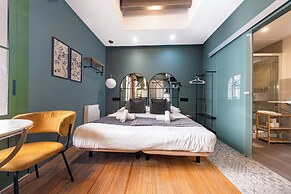 Ainb Born-damas Apartments