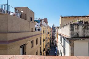 Ainb Born-damas Apartments