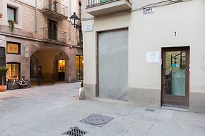 Ainb Born-damas Apartments