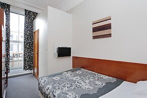 London Visitors Hotel