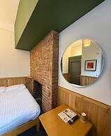 London Visitors Hotel