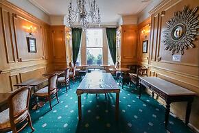 London Visitors Hotel