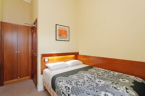 London Visitors Hotel