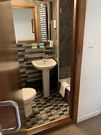 London Visitors Hotel