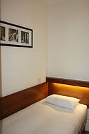 London Visitors Hotel