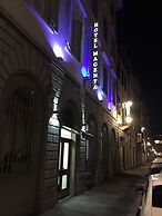 Hotel Magenta