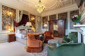 The Royal Hotel