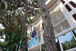 New Bristol Sport & Domus Mea Hotel