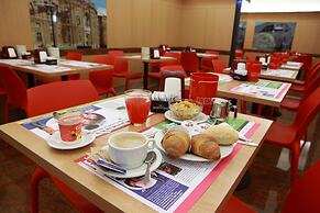 Le Petit Hotel
