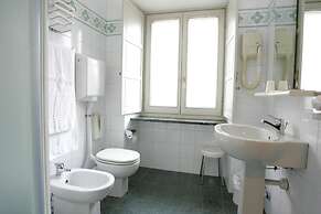 Le Petit Hotel