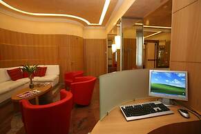 Le Petit Hotel