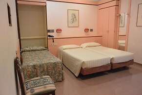 Le Petit Hotel
