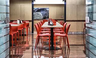 Le Petit Hotel