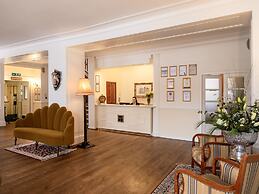 The Grant Arms Hotel