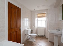 The Grant Arms Hotel