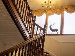 The Grant Arms Hotel