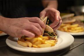 The Grant Arms Hotel