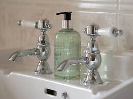 The Grant Arms Hotel