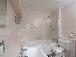 The Grant Arms Hotel