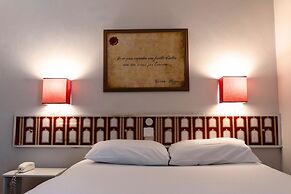 Ours Blanc - Place Victor Hugo