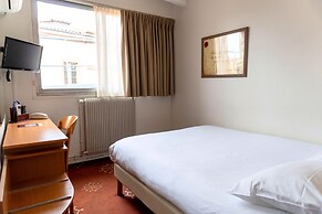 Ours Blanc - Place Victor Hugo
