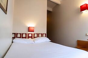 Ours Blanc - Place Victor Hugo