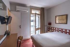 Ours Blanc - Place Victor Hugo