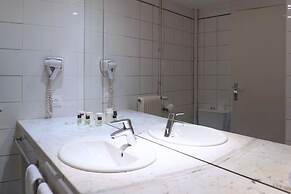 Ours Blanc - Place Victor Hugo