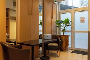 Ours Blanc - Place Victor Hugo