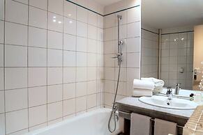 Ours Blanc - Place Victor Hugo