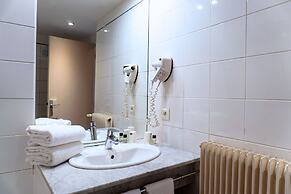 Ours Blanc - Place Victor Hugo